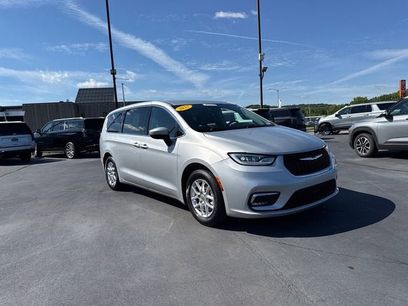 Used 2023 Chrysler Pacifica Touring-L