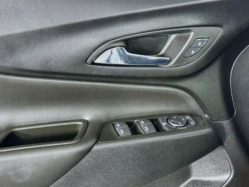 Used 2024 Chevrolet Equinox LT FWD image 19