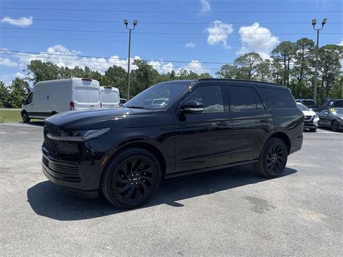 New 2025 Lincoln Navigator Reserve w/ Jet Appearance Package image 2