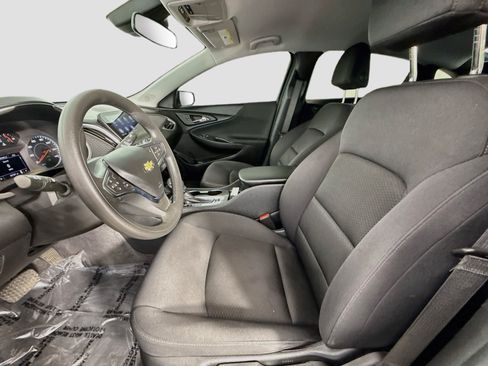 Used 2025 Chevrolet Malibu LS FWD image 23