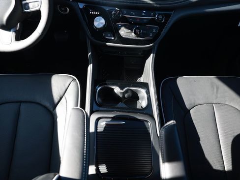 New 2026 Chrysler Pacifica Limited image 25