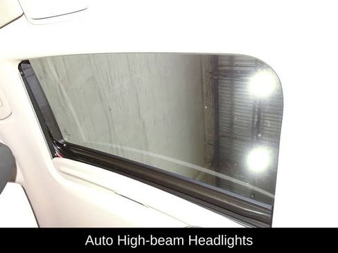 Used 2022 Honda Civic Touring image 11