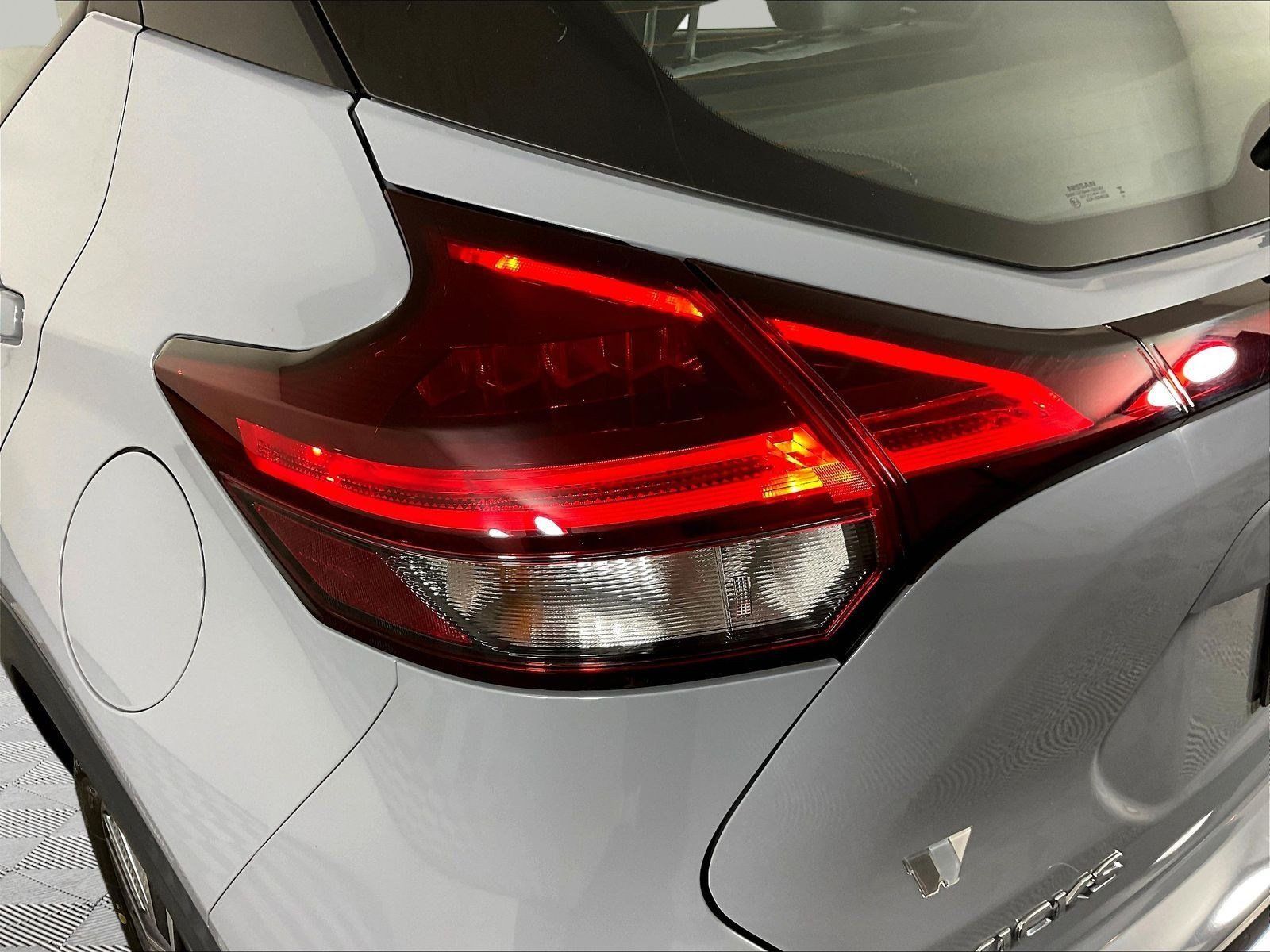 Used 2024 Nissan Kicks SR w/ SR Premium Package FWD image 23