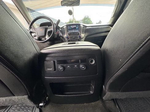 Used 2018 Chevrolet Suburban LT image 55