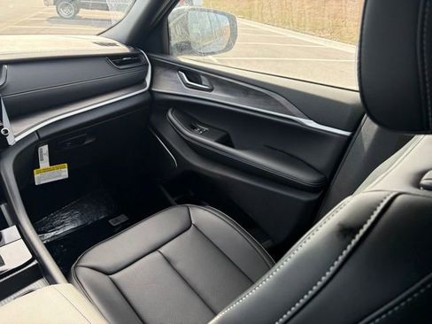 New 2026 Jeep Grand Cherokee Limited w/ Luxury Tech Group II image 38