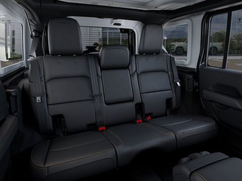 New 2026 Jeep Wrangler Unlimited Sahara AWD/4WD image 15