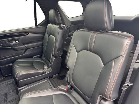 Used 2023 Honda Pilot TrailSport image 13