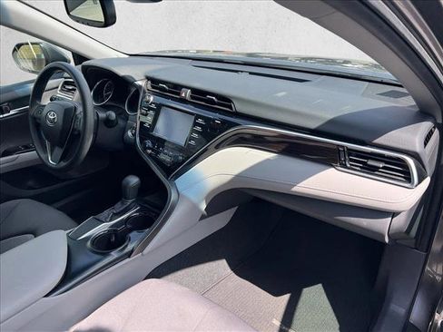 Certified 2018 Toyota Camry LE w/ Convenience Package image 22