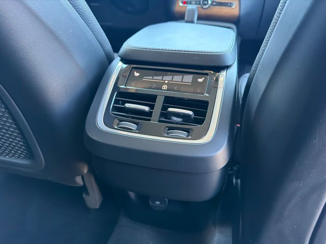Used 2023 Volvo XC90 B5 Plus AWD/4WD image 15