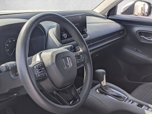 Used 2025 Honda HR-V LX image 9