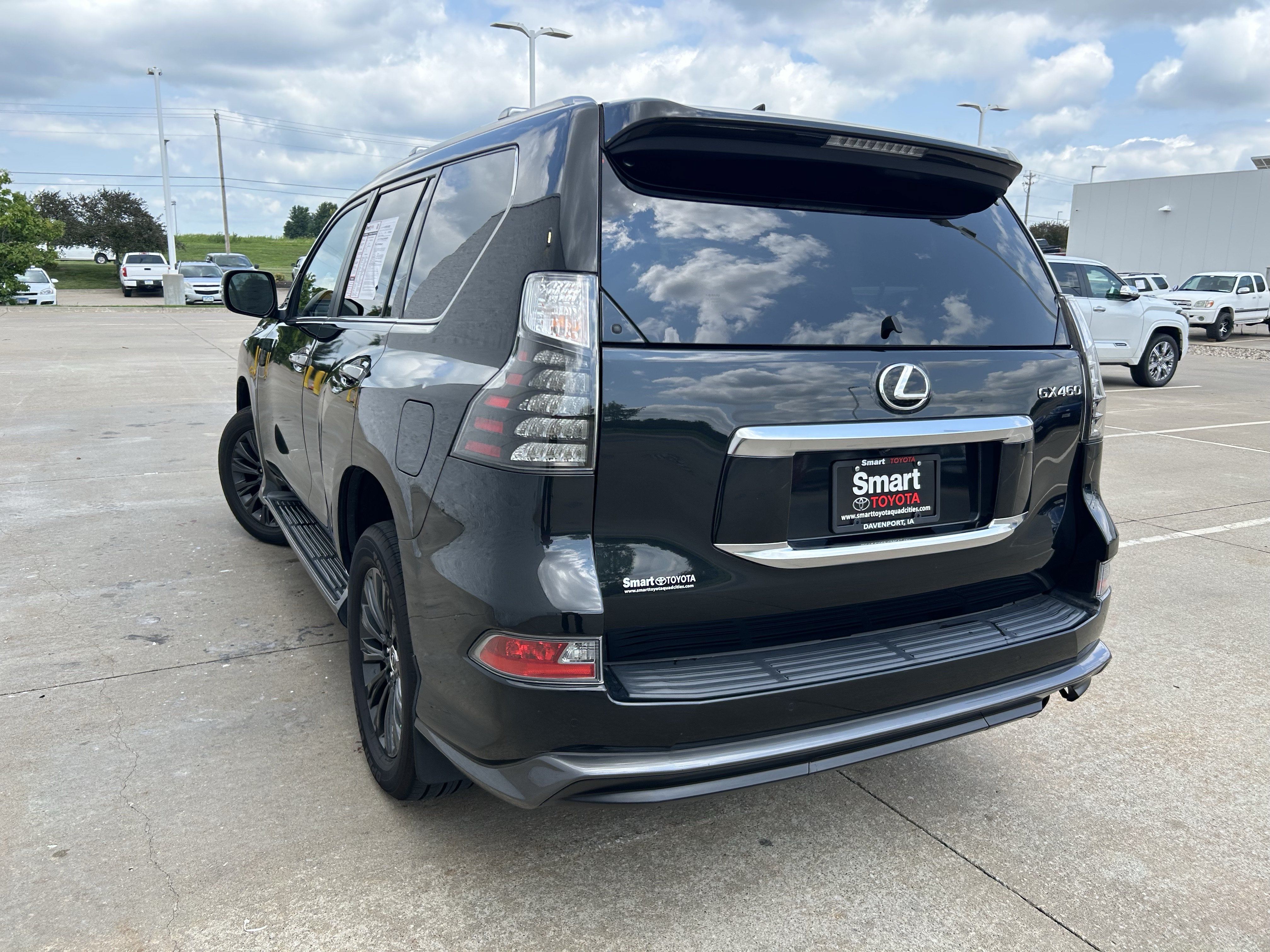 Used 2023 Lexus GX 460 Luxury w/ Sport Design Package AWD/4WD image 4