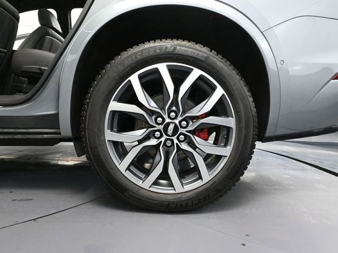 Used 2024 Cadillac XT6 Sport image 13