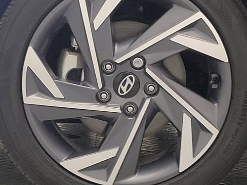 Used 2025 Hyundai Elantra Sport image 31