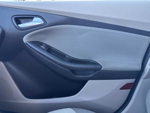 Used 2012 Ford Focus SE image 22