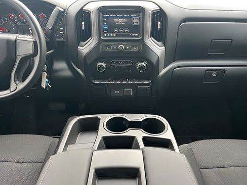 Used 2020 Chevrolet Silverado 1500 Custom w/ Custom Convenience Package AWD/4WD image 22