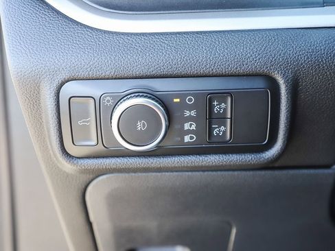 Used 2024 Ford Explorer XLT w/ Equipment Group 202A image 28