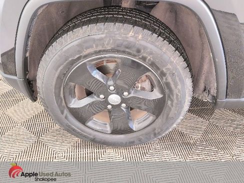 Used 2012 Jeep Grand Cherokee Laredo image 48