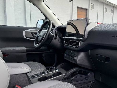 Used 2025 Ford Bronco Sport Badlands image 14