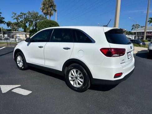 Used 2020 Kia Sorento LX image 4