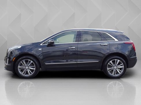 Used 2020 Cadillac XT5 Premium Luxury AWD/4WD image 2