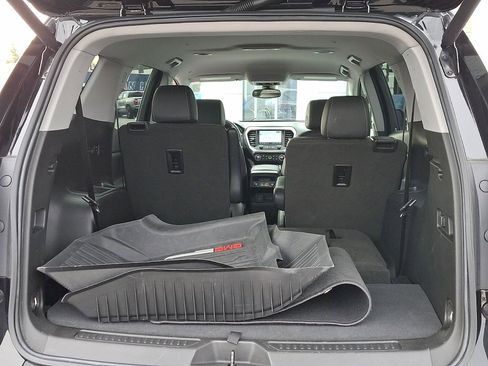 Certified 2023 GMC Acadia SLT w/ Preferred Package image 26