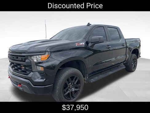 Used 2022 Chevrolet Silverado 1500 Custom Trail Boss AWD/4WD image 3