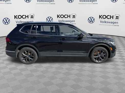 Used 2023 Volkswagen Tiguan SE w/ Panoramic Sunroof Package image 9