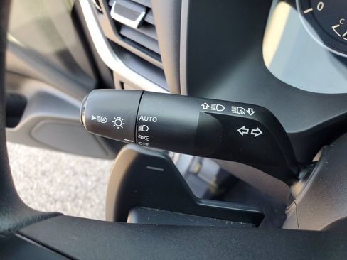 Used 2023 Nissan Rogue S AWD/4WD image 11