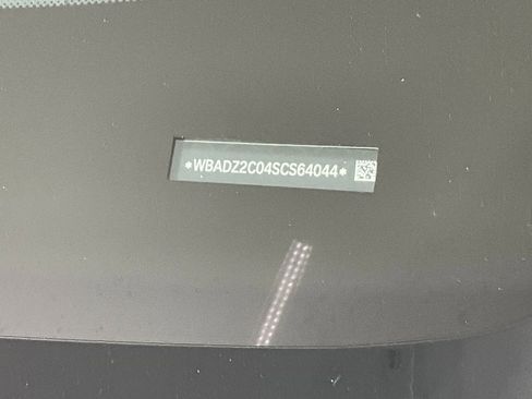 Used 2025 BMW 840i Convertible w/ M Sport Professional Package image 29