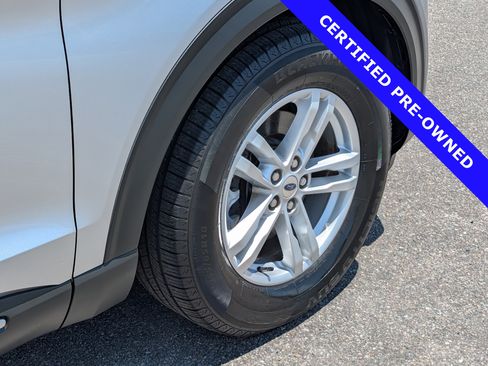 Certified 2021 Ford Explorer XLT w/ Equipment Group 202A RWD image 12