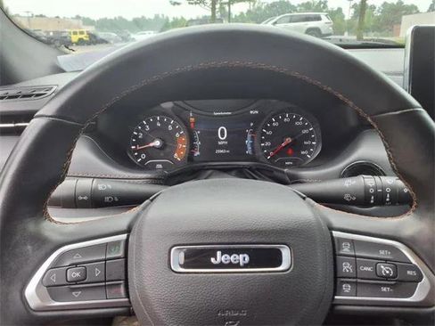 Certified 2022 Jeep Compass Limited image 19