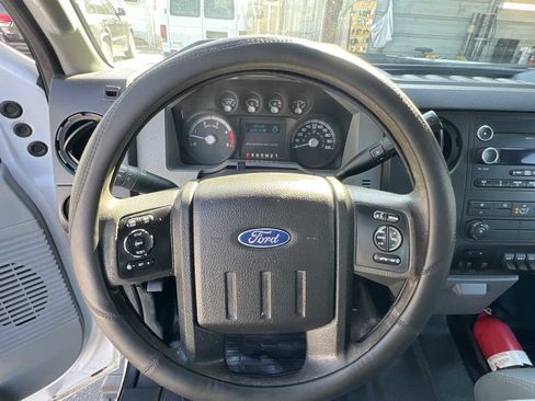 Used 2014 Ford F550 2WD Crew Cab Super Duty image 13