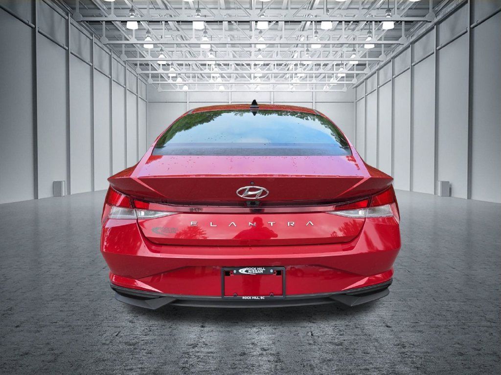 Used 2021 Hyundai Elantra SEL FWD image 6