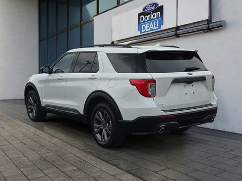 Used 2024 Ford Explorer XLT w/ Equipment Group 202A AWD/4WD image 5