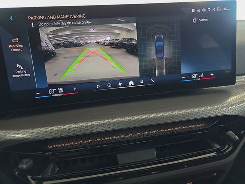 New 2026 BMW 330i Sedan w/ M Sport Package image 17