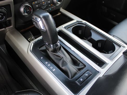 Used 2020 Ford F150 Lariat w/ Equipment Group 502A Luxury AWD/4WD image 22