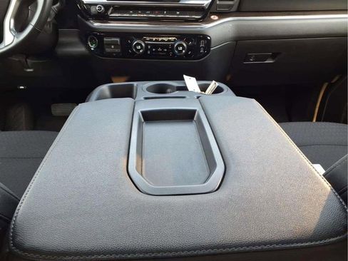 Used 2025 Chevrolet Silverado 1500 LT RWD image 11