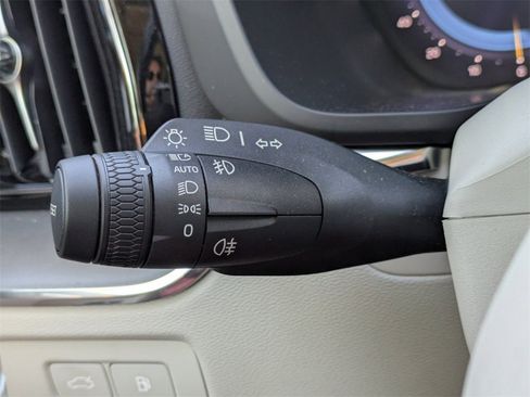 Certified 2025 Volvo XC60 T8 Core w/ Protection Package Premier image 35