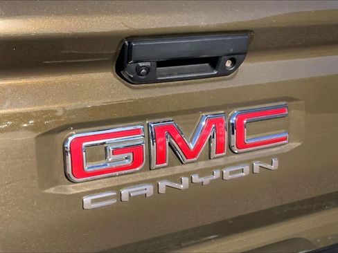 Used 2024 GMC Canyon AT4 image 30