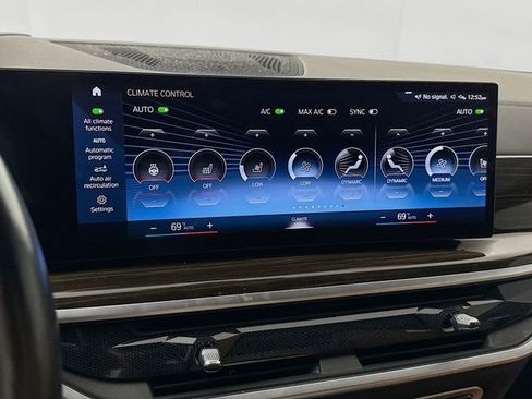 Used 2023 BMW X7 xDrive40i w/ M Sport Package image 16