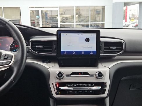 Used 2023 Ford Explorer XLT w/ Equipment Group 202A image 24