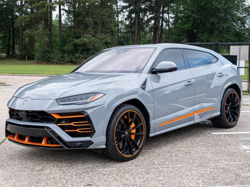 Used 2020 Lamborghini Urus AWD/4WD image 21