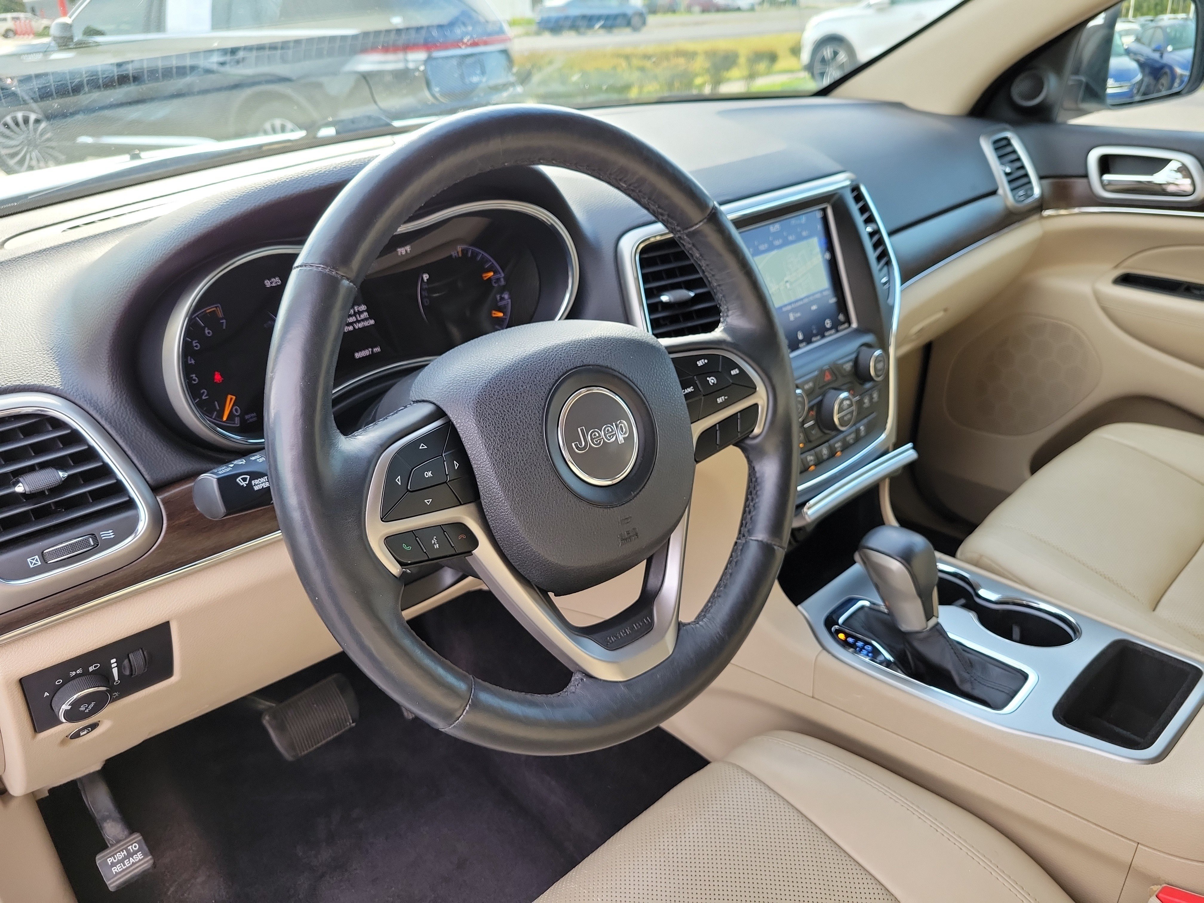 Used 2018 Jeep Grand Cherokee Limited w/ Luxury Group II RWD image 24