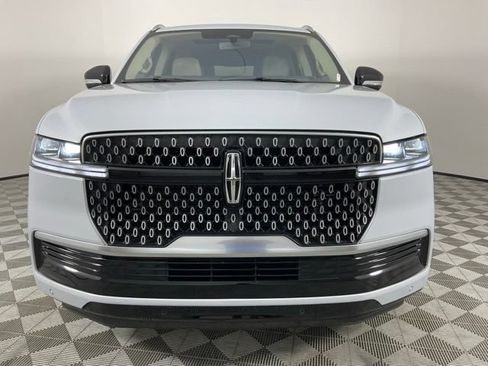 Used 2025 Lincoln Navigator L Reserve AWD/4WD image 14