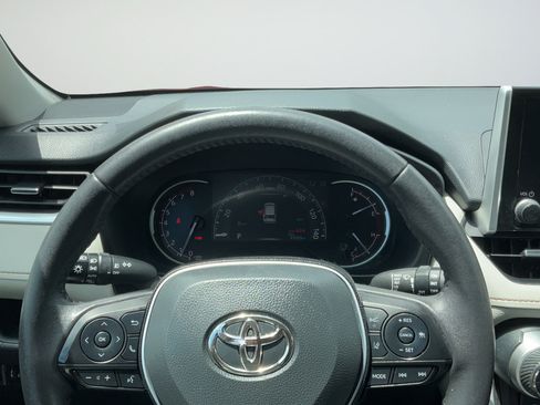 Used 2025 Toyota RAV4 XLE Premium FWD image 13