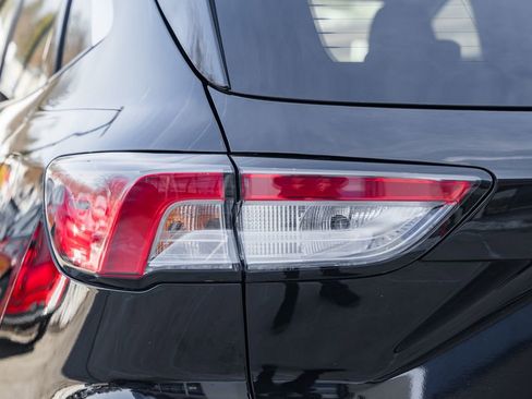 Used 2021 Ford Escape SE image 7