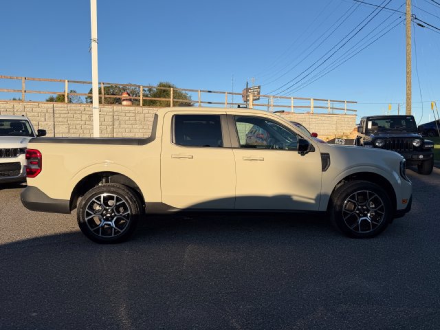 Used 2025 Ford Maverick Lariat AWD/4WD image 6