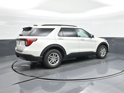 New 2026 Ford Explorer Active w/ Active Comfort Package image 9