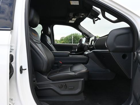 Used 2025 Ford Expedition Tremor AWD/4WD image 26