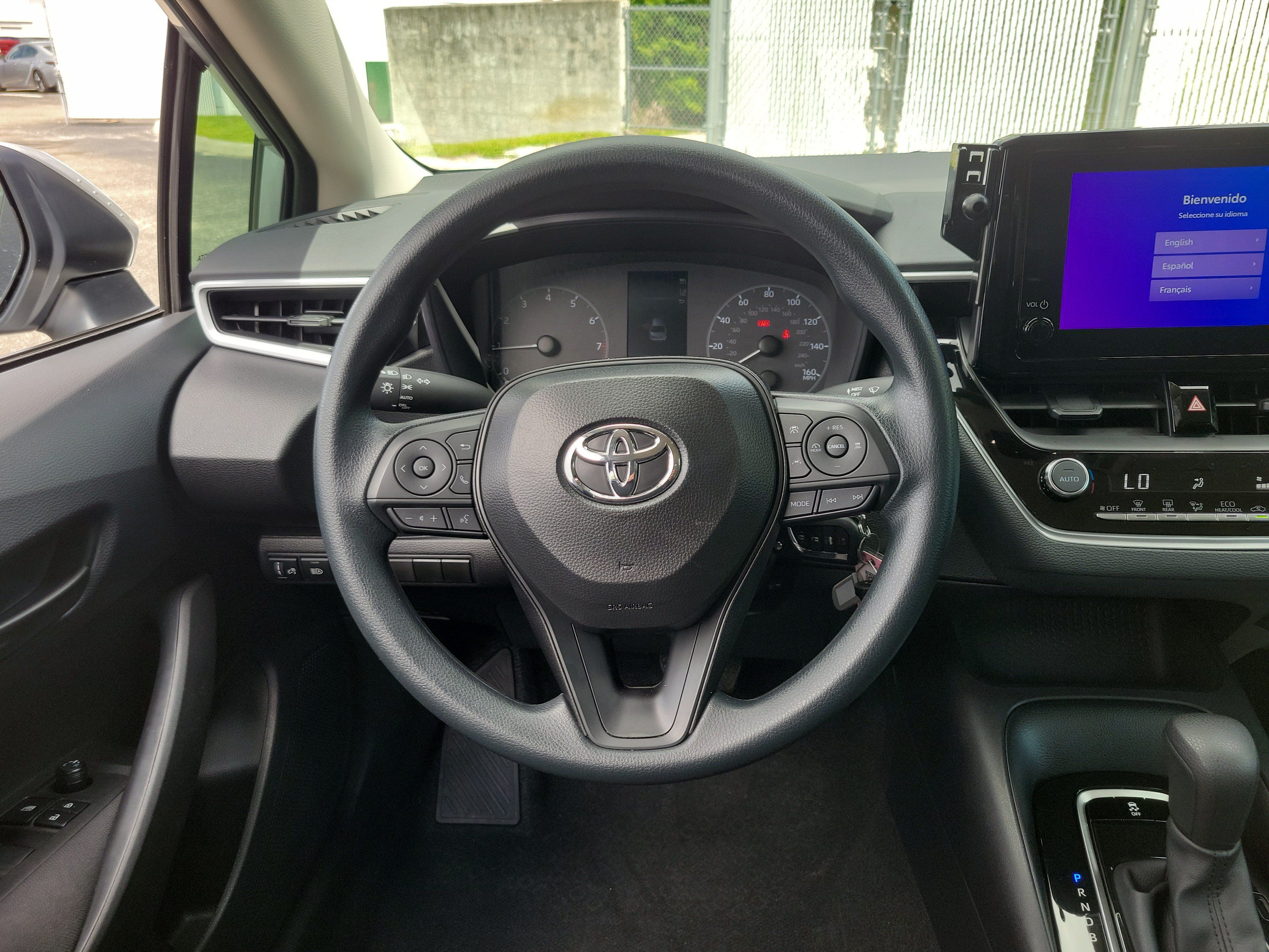 Used 2025 Toyota Corolla LE FWD image 14